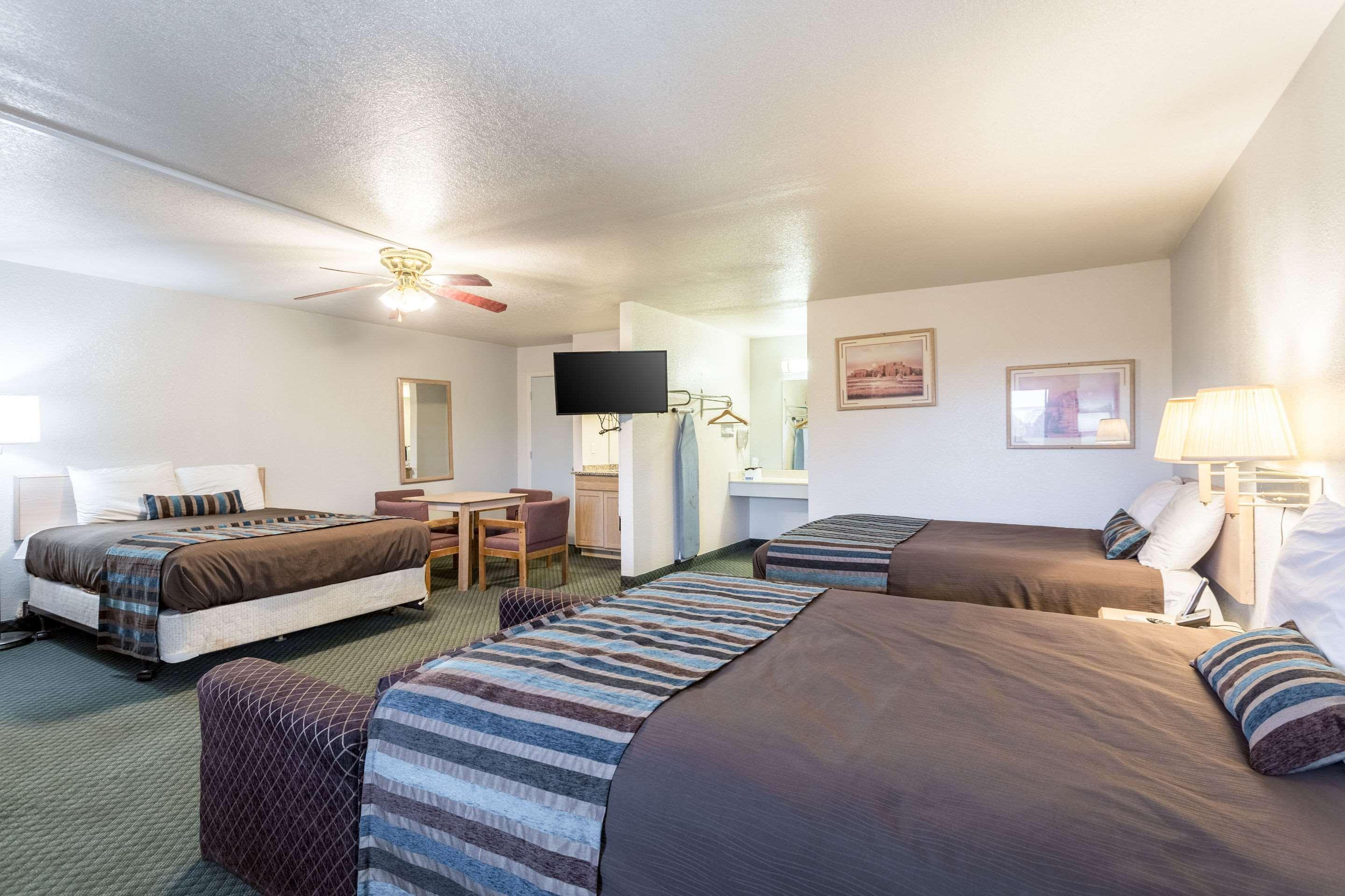 Rodeway Inn Carlsbad Caverns Area מראה חיצוני תמונה