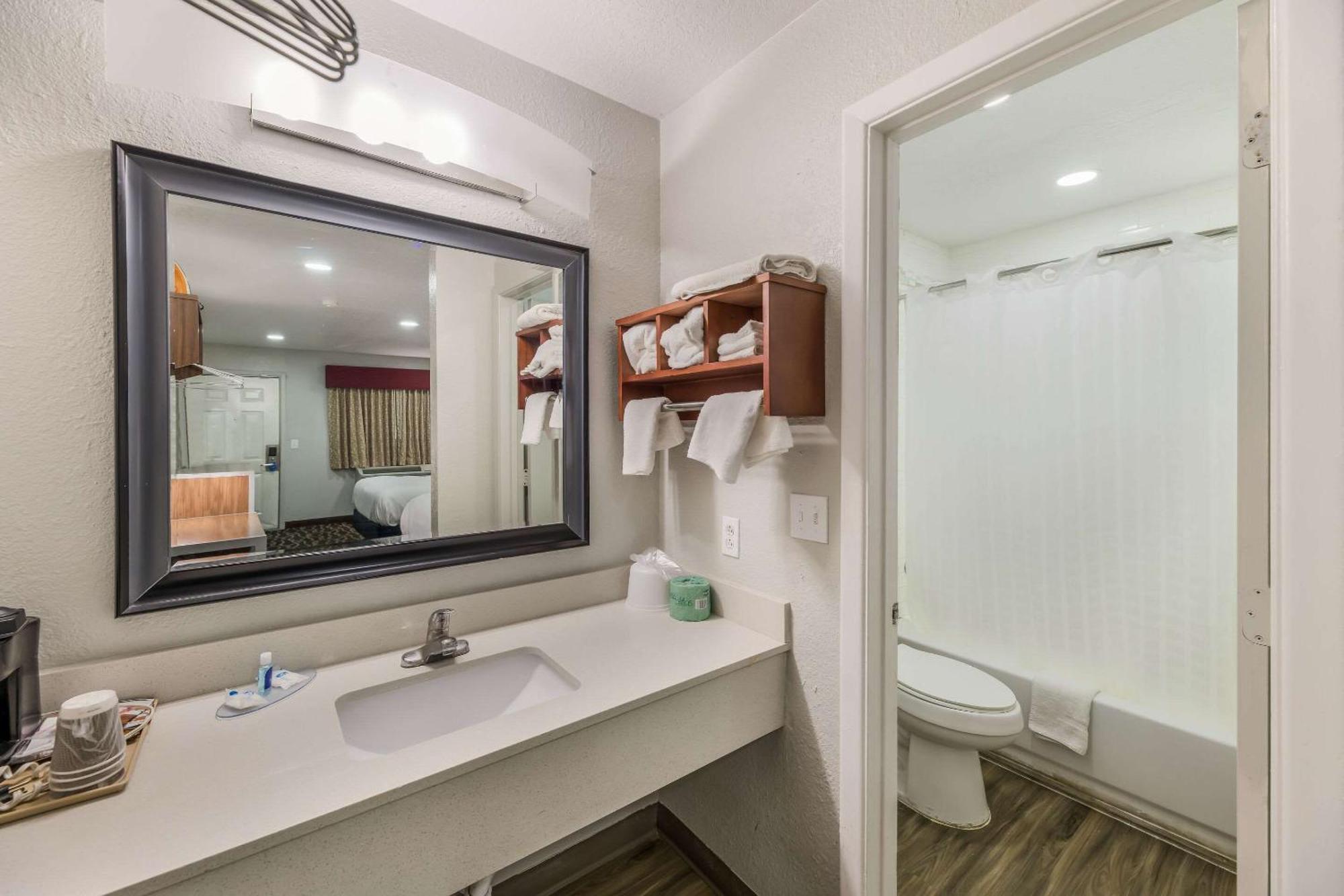 Rodeway Inn Carlsbad Caverns Area מראה חיצוני תמונה